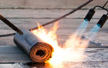 Wooden asphalt flat roofing repairs